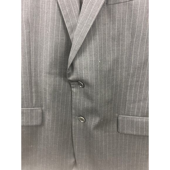 Brooks Brothers 1818 Collection men’s blazer in a gray pinstripe wool - Picture 16 of 16